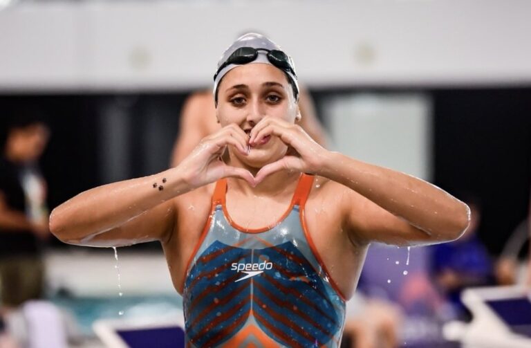 Récord y medalla para la nadadora juvenil Agostina Hein