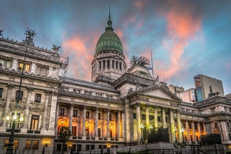 Javier Milei envía al Congreso la Ley Ómnibus