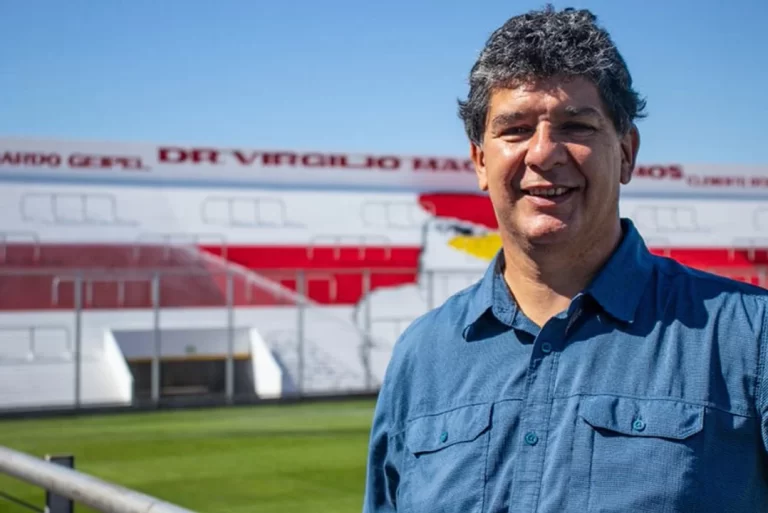 Gabriel Mansilla continuará al frente de Deportivo Morón tras imponerse en las elecciones