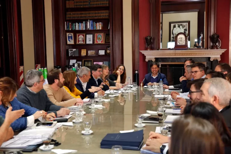 Axel Kicillof toma juramento a sus ministros
