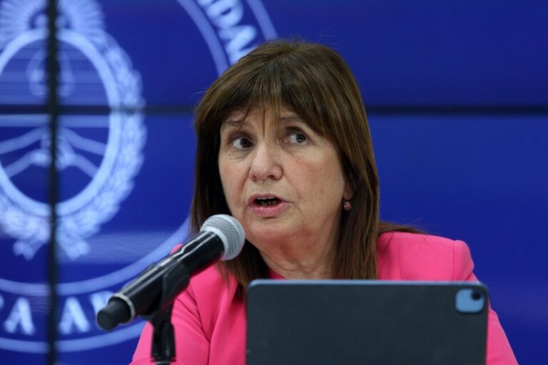 Patricia Bullrich indicó que participarán todas las fuerzas federales contra los piquetes