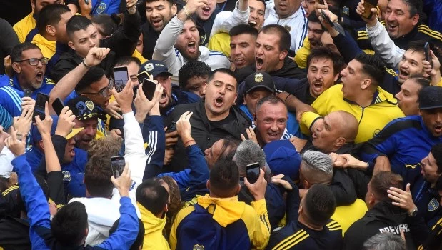 Román barrió a Macri y es el nuevo presidente de Boca