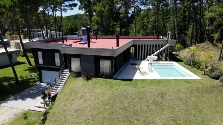 Pinamar: ARBA detectó 215 casas de lujo declaradas como baldíos