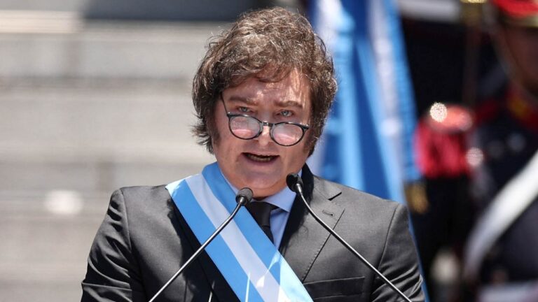 Milei prorrogó las sesiones extraordinarias hasta el 15 de febrero