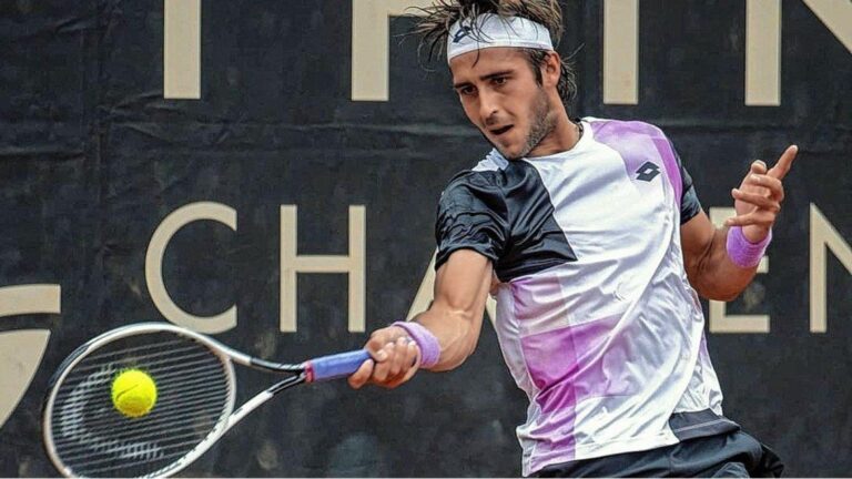 Batacazo en el Abierto de Australia: Tomás Etcheverry venció en sets corridos a Andy Murray