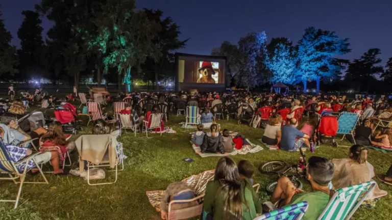 Vuelve el ciclo de cine al aire libre en Vicente López