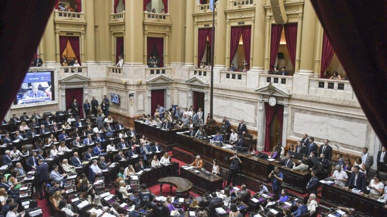 Tras 11 horas y media de debate, Diputados pasó a un cuarto intermedio por la Ley Ómnibus