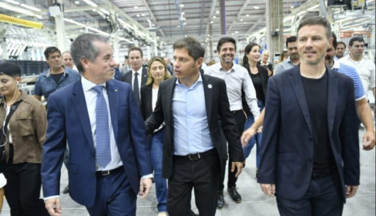 Kicillof participó de la puesta en marcha de una nave industrial de Toyota