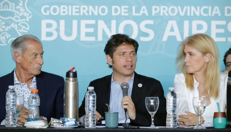 Axel Kicillof se reunió con intendentes y sectores productivos en la costa