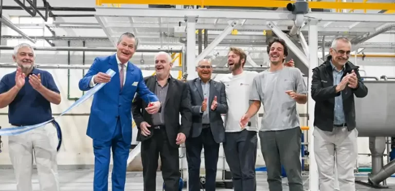 Se inauguró la primer bioplanta cría insectos del país