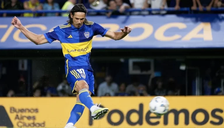 Boca venció 3 a 2 a Belgrano con un triplete de Cavani