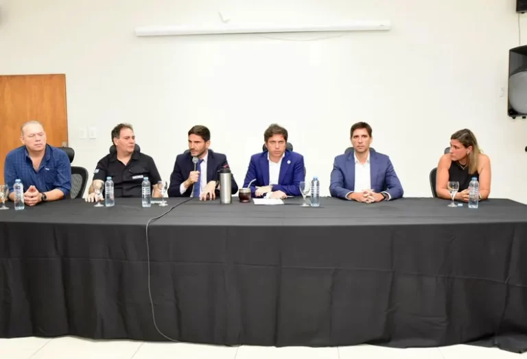 Axel Kicillof llegó a San Nicolás para anunciar el «Escudo del Norte»