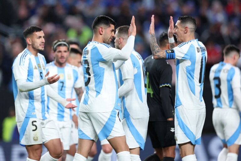 Sin Messi, Argentina goleó 3-0 a El Salvador