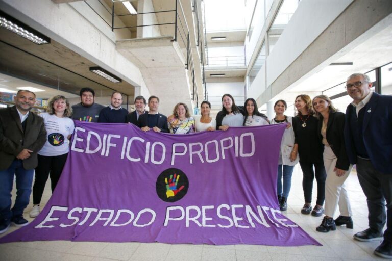 Mayra Mendoza y Axel Kicillof inauguraron el nuevo edificio del Instituto Superior de Formación Docente y Técnica N° 83