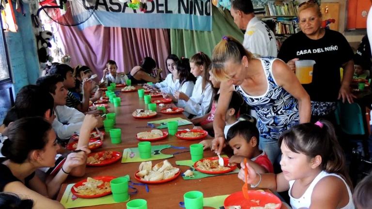 El Gobierno bonaerense aumentó la asistencia económica para los comedores escolares