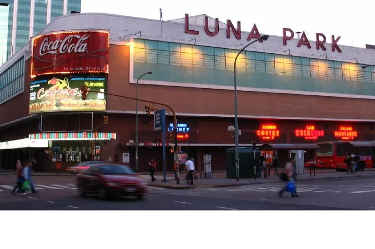 Javier Milei presenta su nuevo libro en el Luna Park