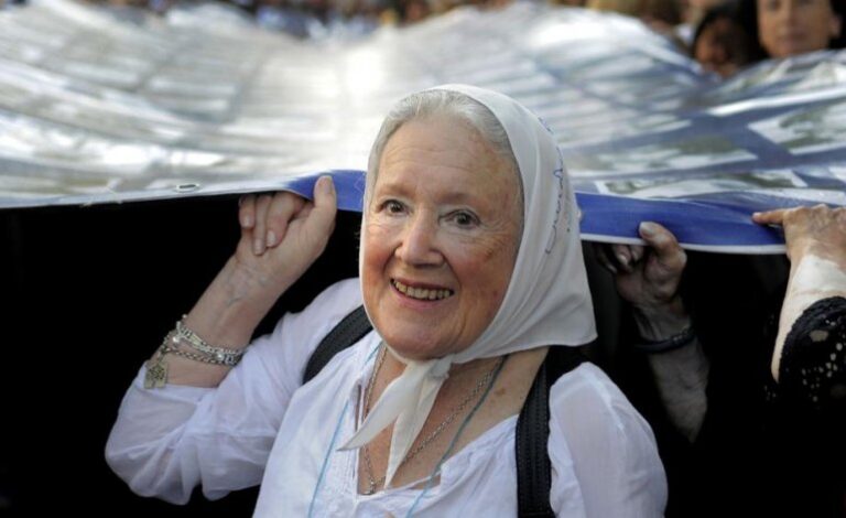 Falleció Nora Cortiñas a los 94 años