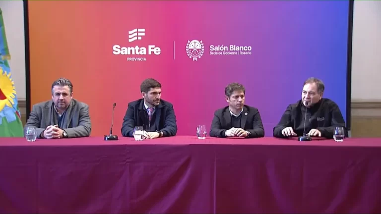 Axel Kicillof firmo un convenio con Pullaro