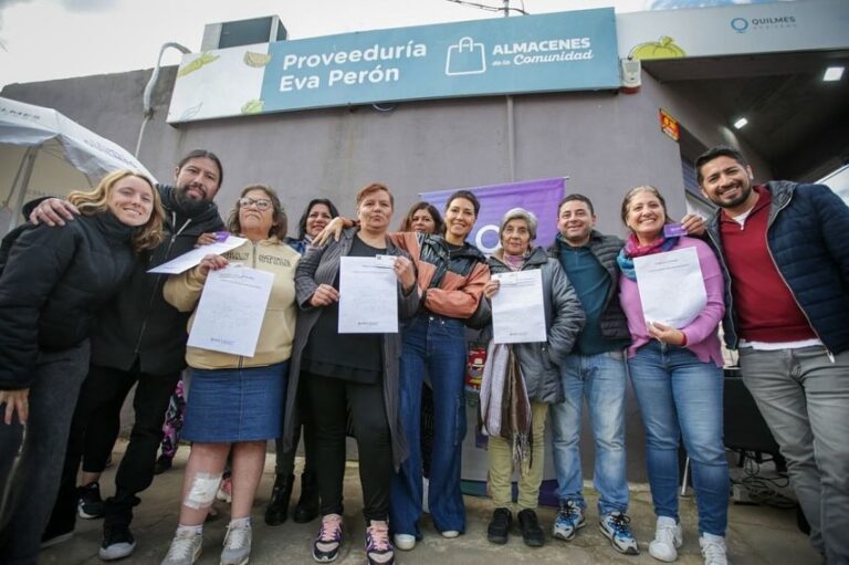Mayra Mendoza presentó la tarjeta «Somos Quilmes solidaria”