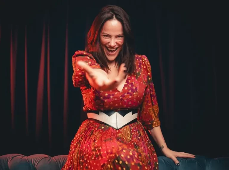 Polémica por una app creada por Connie Ansaldi que ofrece asistencia psicológica con inteligencia artificial