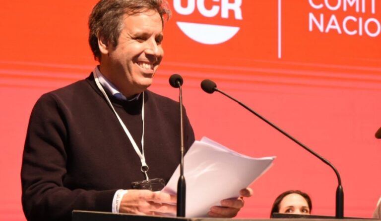 Manes comienza a dar pelea en la interna radical