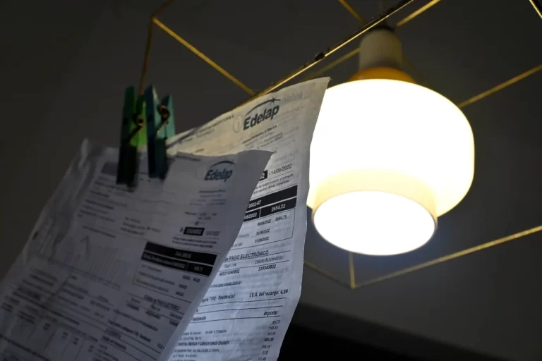 Oficializan la eliminación de las tasas municipales de la luz