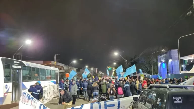 Municipales de Mar del Plata preparan un “velorio para el salario”