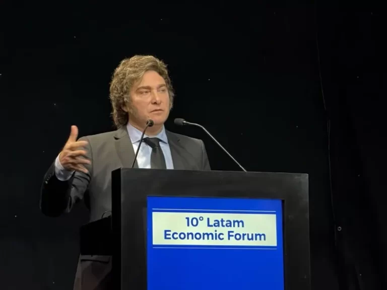 Milei calificó a Kicillof como “enemigo político”