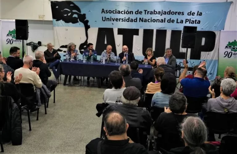 Paro docente universitario en la UNLP