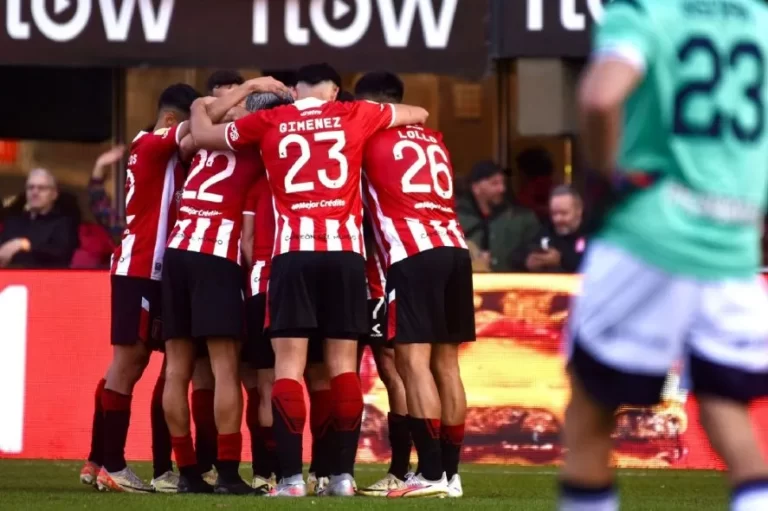 Estudiantes goleó a Gimnasia en UNO