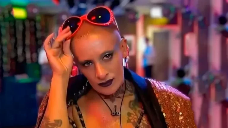 Furia aumentó el precio de los saludos por video, no le quiso devolver la seña a una fan y la bloqueó