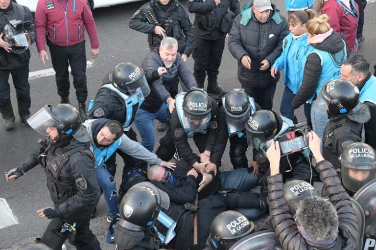 ATE define nuevas medidas tras la represión en el INTI