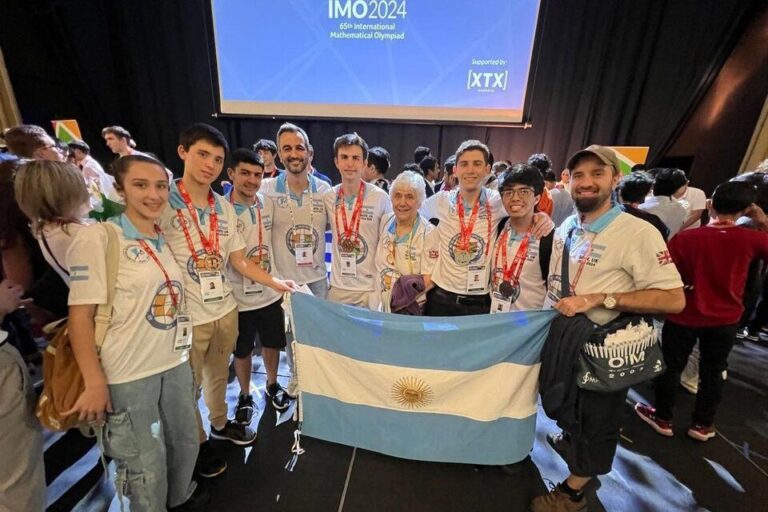 Los estudiantes vuelven de la Olimpiada de Matemática coronados de gloria