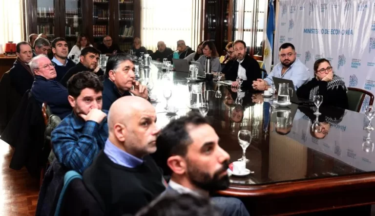 Los médicos también aceptaron el aumento salarial del 6,5%