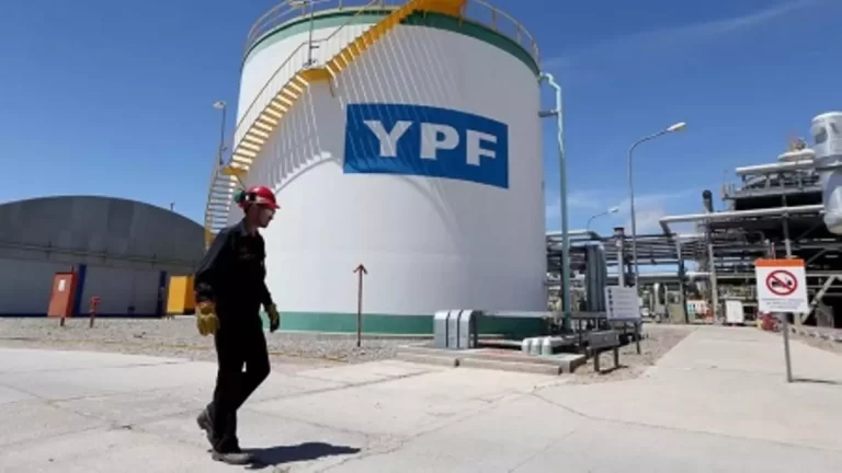 YPF confirmó la baja en el precio de nafta y gasoil
