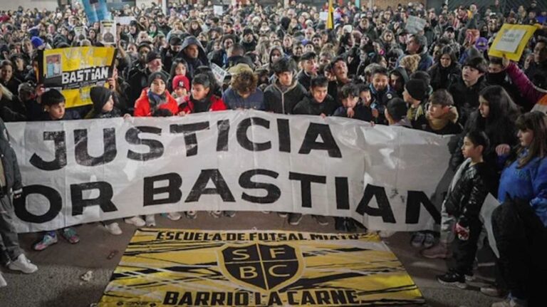 Vecinos de Wilde pidieron justicia por Bastián el niño de 10 años que fue asesinado en un tiroteo