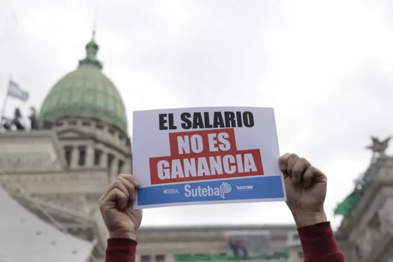 La Justicia suspendió el Impuesto a las Ganancias para los docentes