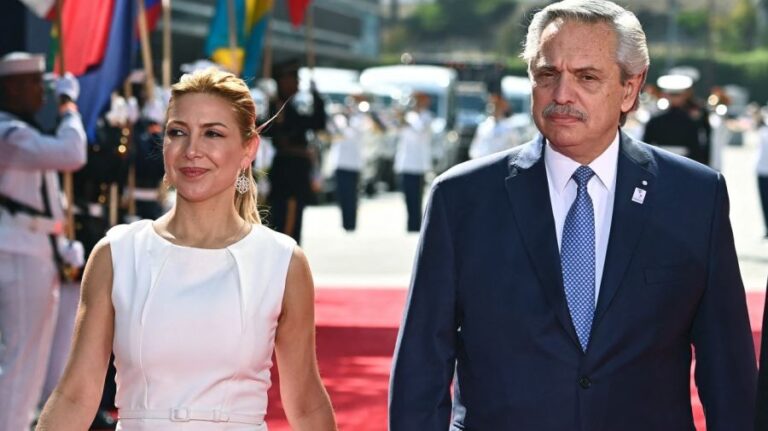 Difundieron las primeras fotos y los chats de Fabiola Yañez