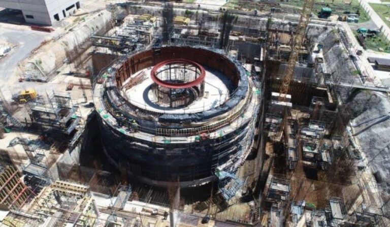 Denuncian despidos de trabajadores del proyecto Central Argentina de Elementos Modulares