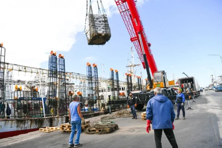 Denuncian a funcionarios de Milei por pedir coimas a las pesqueras