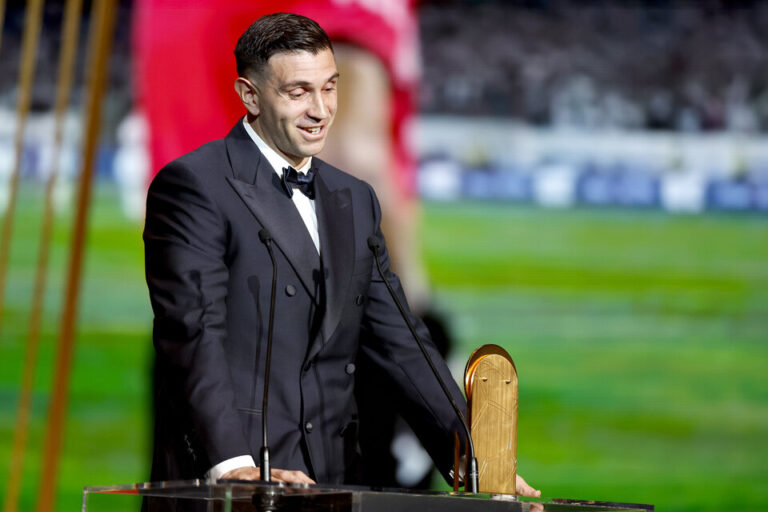 Dibu Martínez es el mejor arquero del mundo