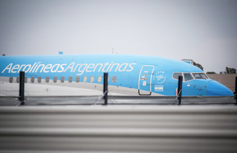 Nueva amenaza de Milei para Aerolíneas Argentinas