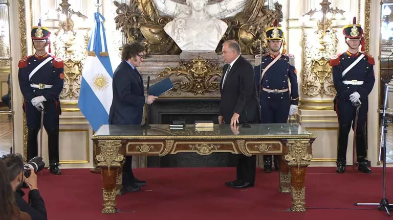 Javier Milei le tomó juramento a Gerardo Werthein, nuevo canciller en reemplazo de Mondino