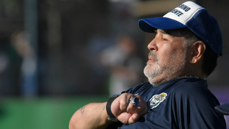 El juicio por la muerte de Maradona se posterga hasta 2025
