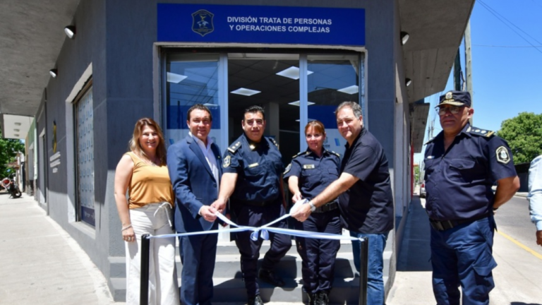 Andrés Watson y Javier Alonso inauguraron sedes de seguridad