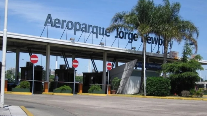 Sorpresiva asamblea de trabajadores de Intercargo provoca demoras y cancelaciones en Aeroparque