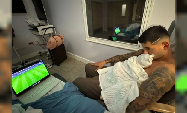 El “Cuti” Romero presentó a su hija durante el partido de la Selección argentina