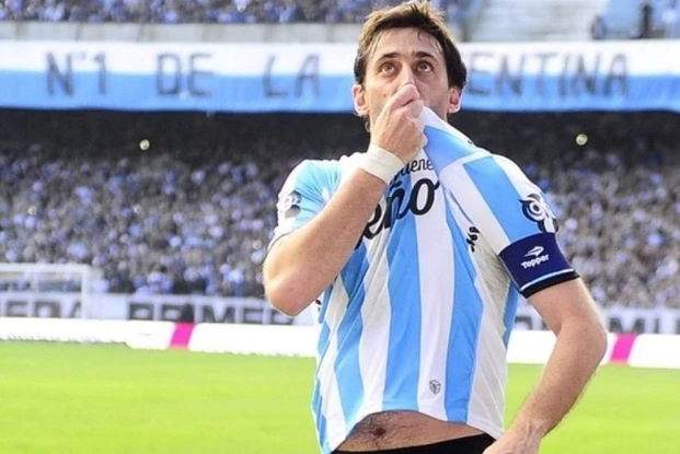Milito presentó sus propuestas en caso de ganar las elecciones presidenciales en Racing