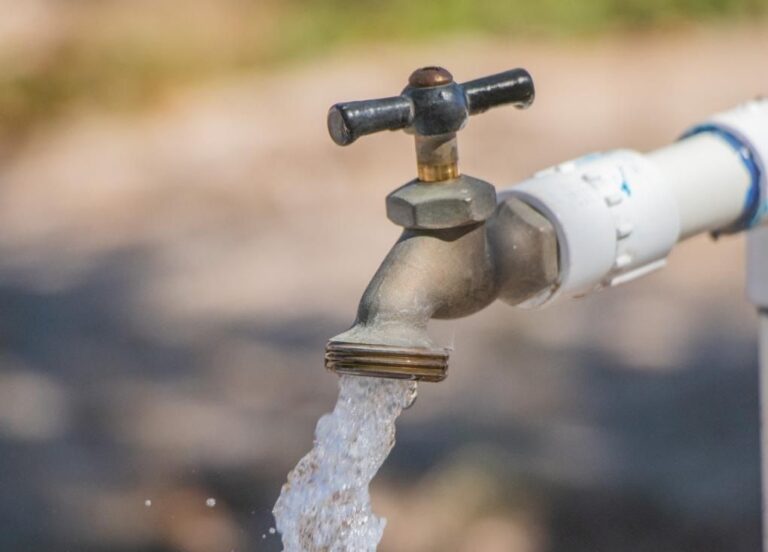 El Gobierno disolvió el organismo encargado de ejecutar obras de acceso al agua potable