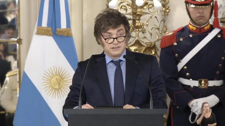 Milei anunció la prohibición de traslado de presos por cuestiones de género